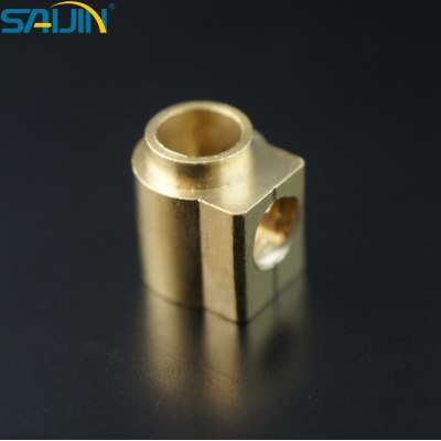 Electrical brass block contact for socket switch